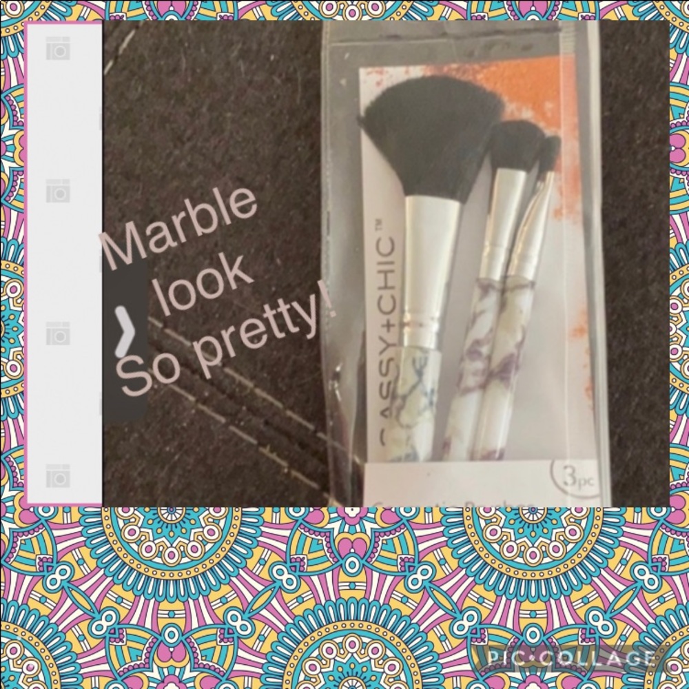 Sassy & Chic 3 set mini makeup brushes
